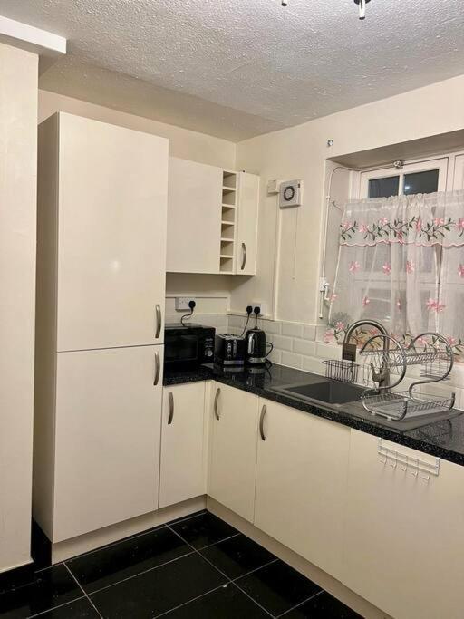 2 Bedroom Flat In Vauxhall, London Eksteriør billede