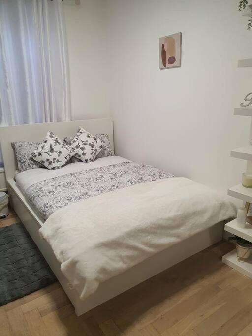 2 Bedroom Flat In Vauxhall, London Eksteriør billede